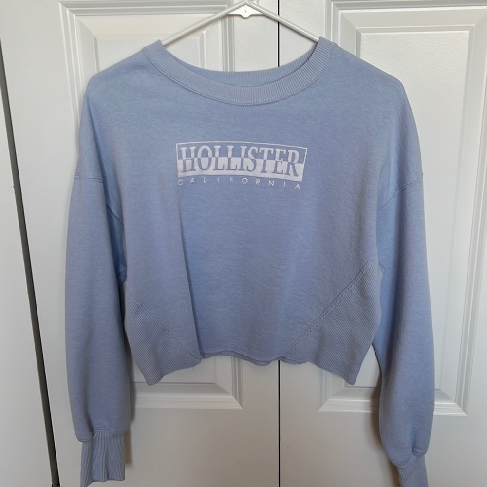 Hollister S blue cropped crewneck